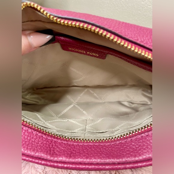 Michael Kors Jet Set Charm East West Leather Camera Crossbody - Picture 5 of 9